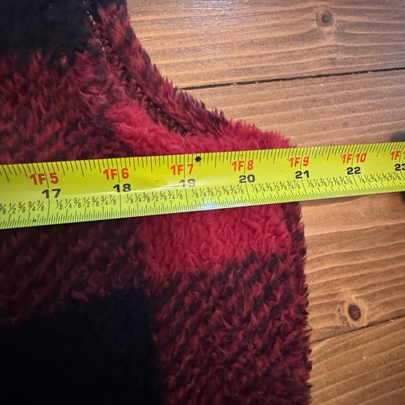 Stillwater supply co. Plaid Fleece Vest in Red and Black womens medium - Picture 4 of 12